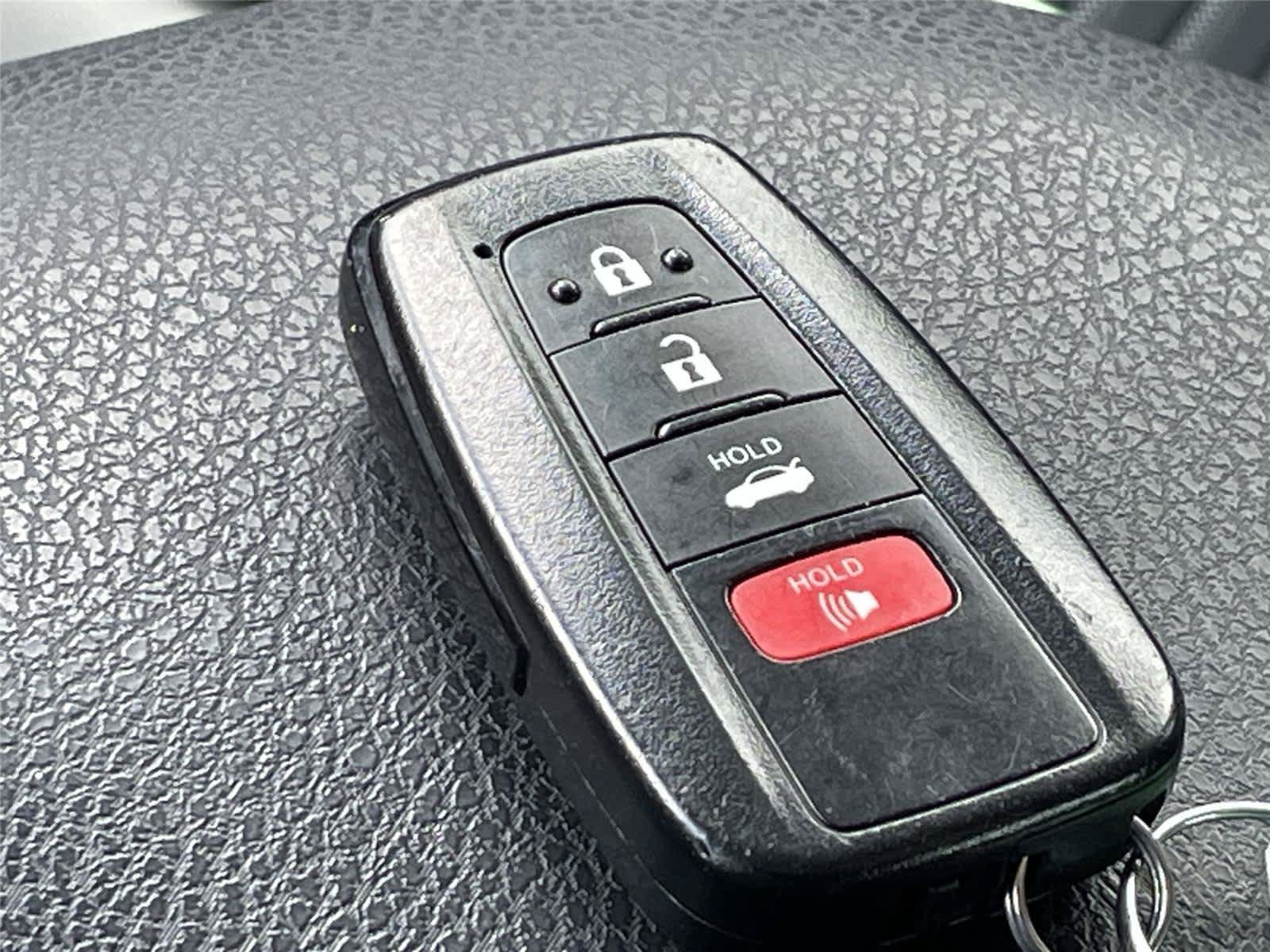 Used 2019 Toyota Camry SE w/ Convenience Package FWD image 24