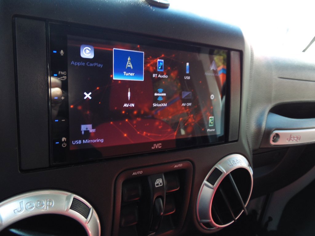 Used 2015 Jeep Wrangler Unlimited Sahara w/ Connectivity Group image 11