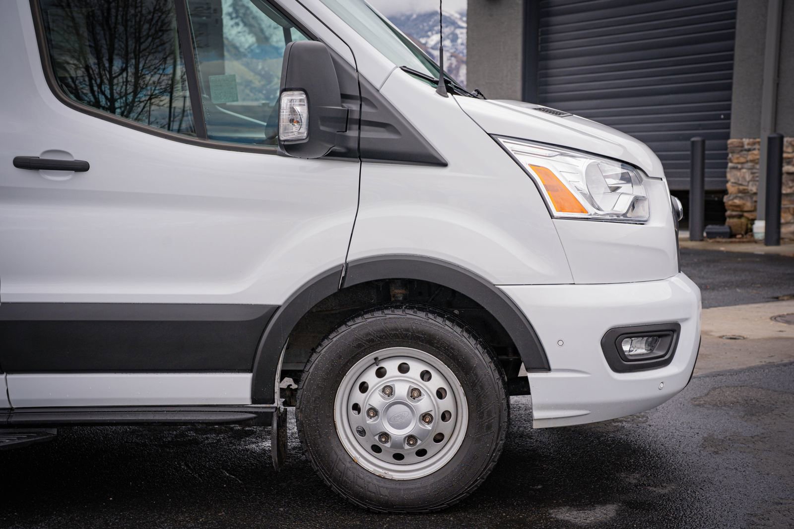 Used 2022 Ford Transit 350 XLT image 4