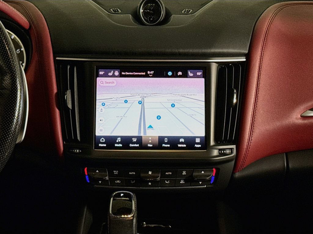 Used 2022 Maserati Levante Trofeo AWD/4WD image 13