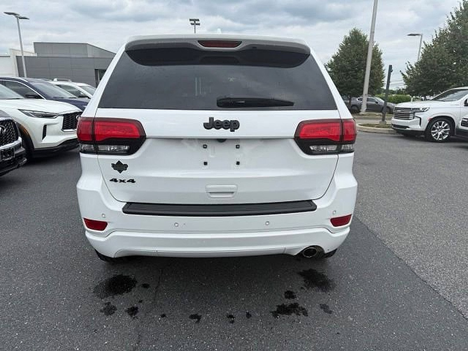Used 2021 Jeep Grand Cherokee Laredo X AWD/4WD image 12