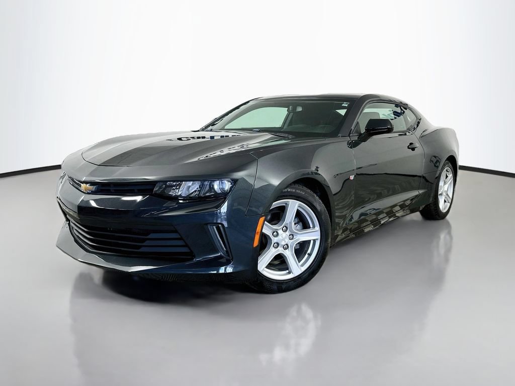 Used 2017 Chevrolet Camaro LT RWD image 3