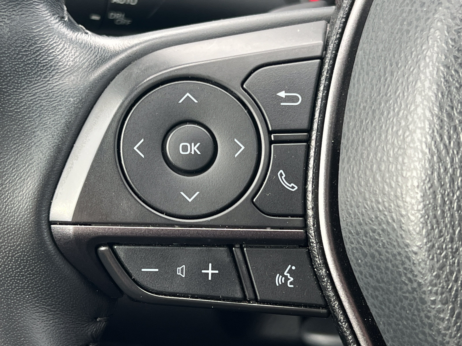 Used 2022 Toyota Camry XSE FWD image 21