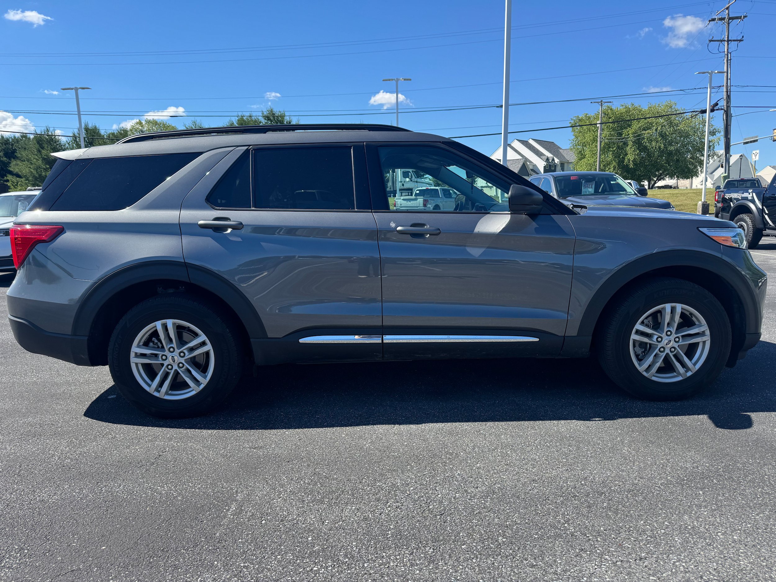 Used 2024 Ford Explorer XLT w/ Equipment Group 202A AWD/4WD image 6