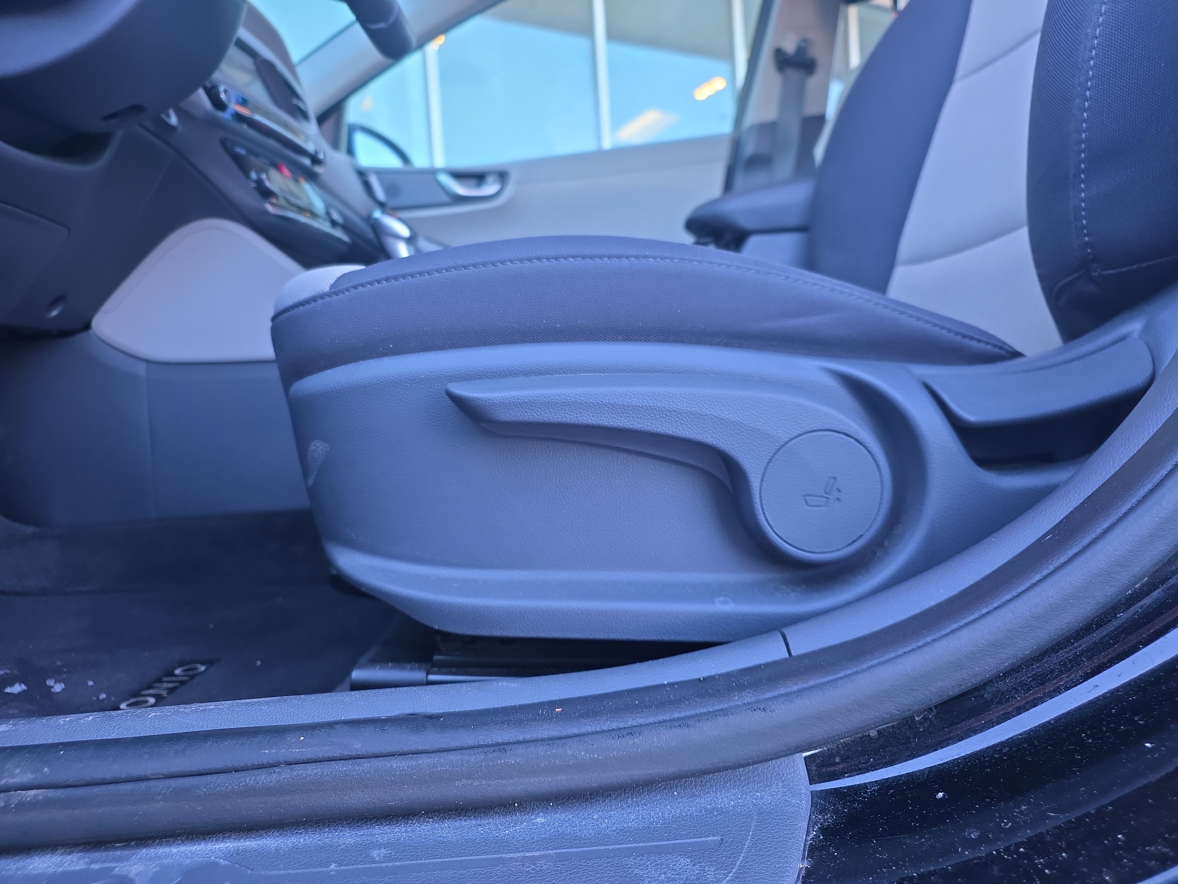 Used 2019 Hyundai Ioniq Blue image 16