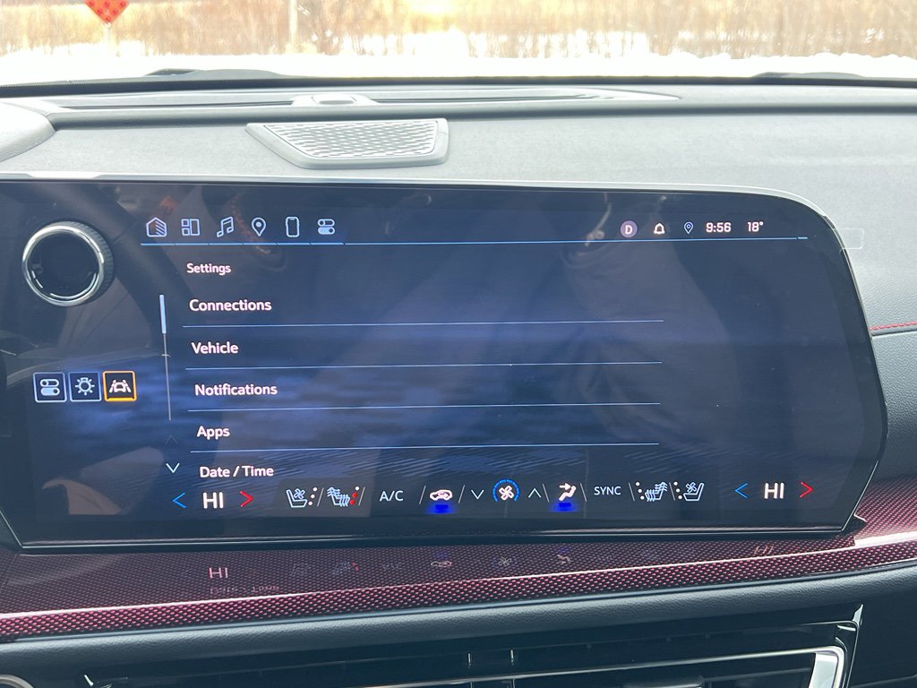 Used 2024 Chevrolet Traverse RS AWD/4WD image 27