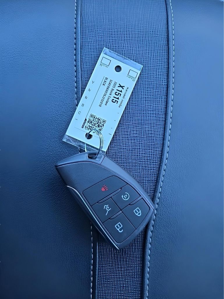 Used 2025 Buick Enclave Preferred image 28