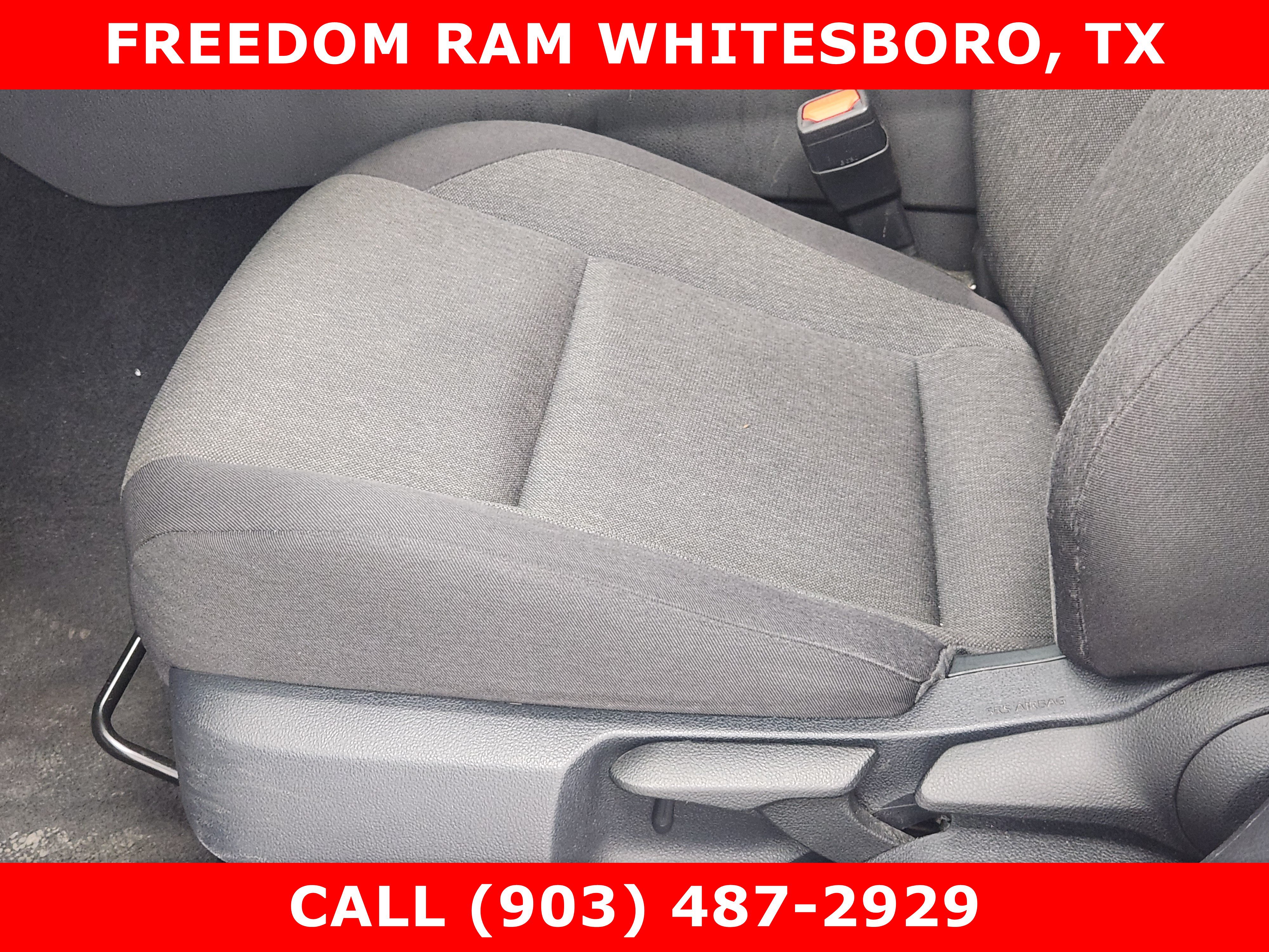 Used 2025 Toyota Camry LE FWD image 17