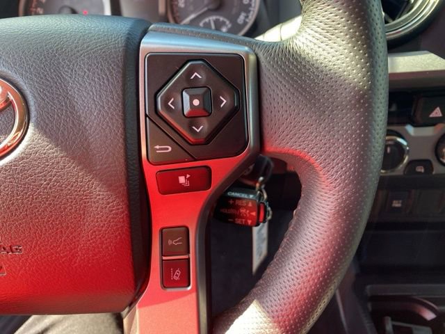 Used 2018 Toyota Tacoma SR5 AWD/4WD image 23