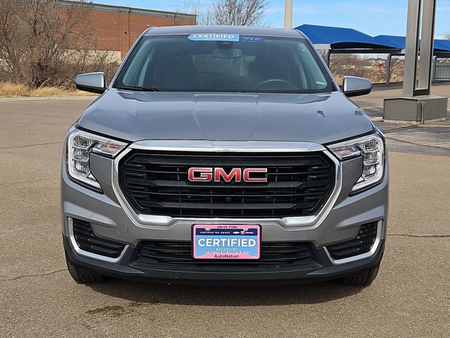 Used 2024 GMC Terrain SLE image 2