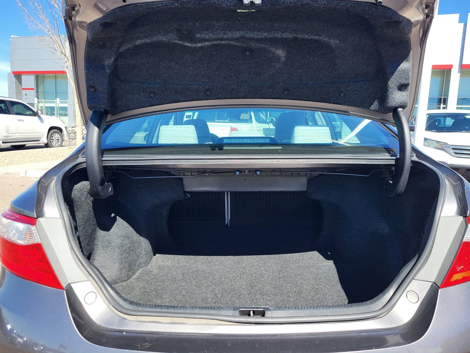 Used 2016 Toyota Camry LE image 20