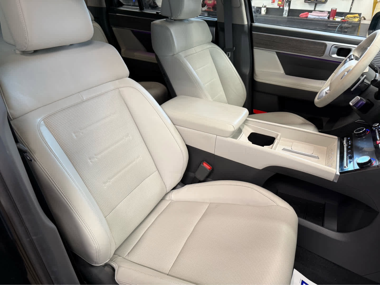 Used 2024 Hyundai Santa Fe Limited image 36
