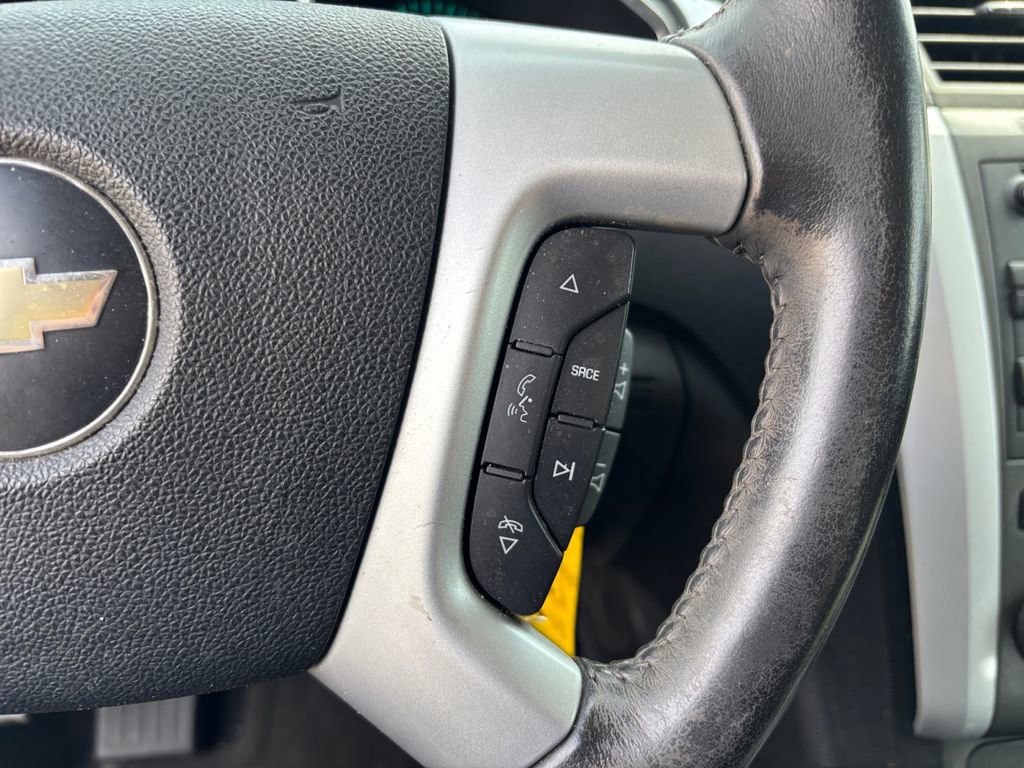 Used 2010 Chevrolet Traverse LT FWD image 16