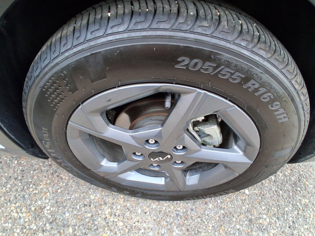 Used 2025 Kia K4 LXS image 21