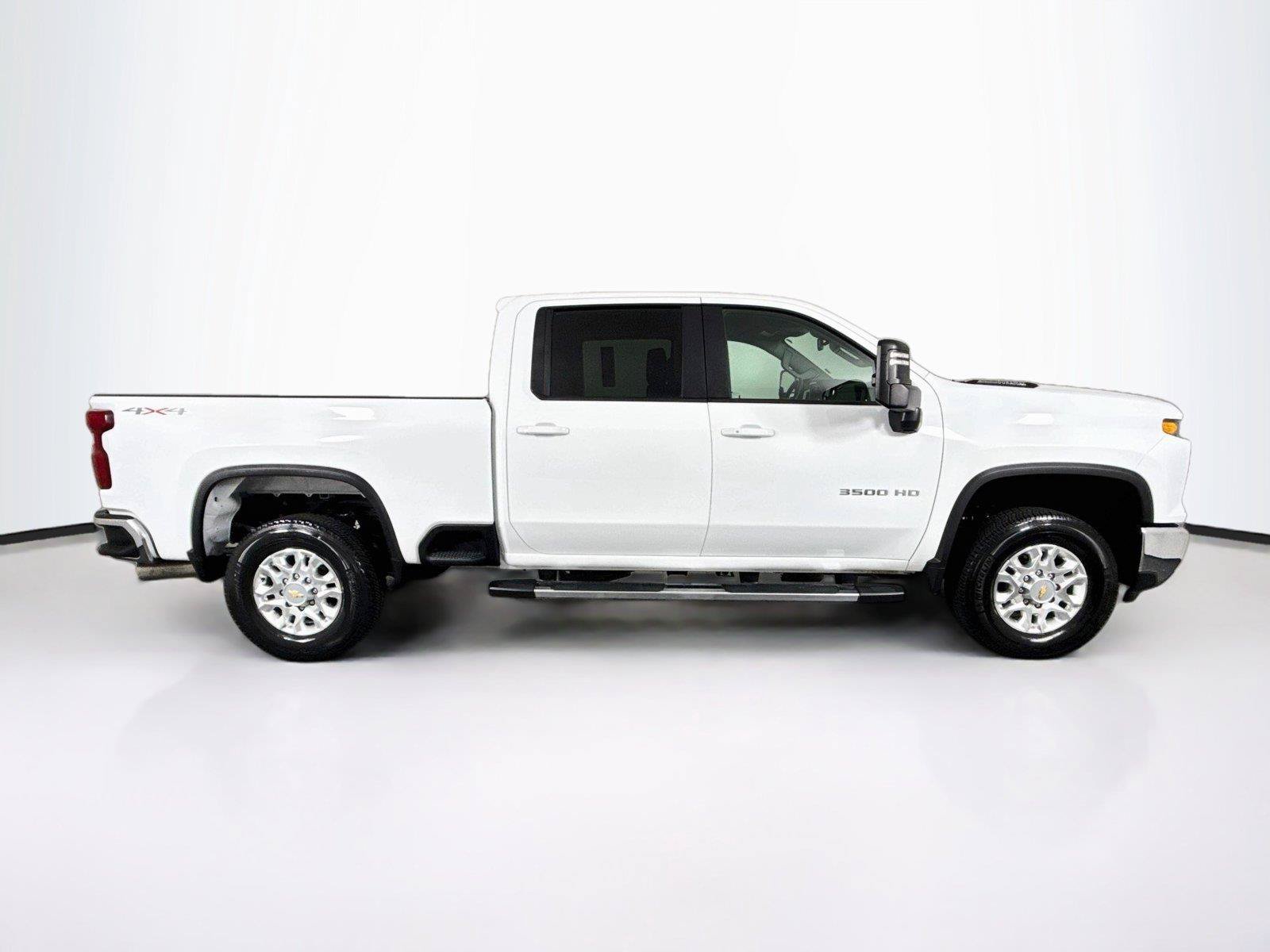 Used 2025 Chevrolet Silverado 3500 LT w/ Safety Package AWD/4WD image 11