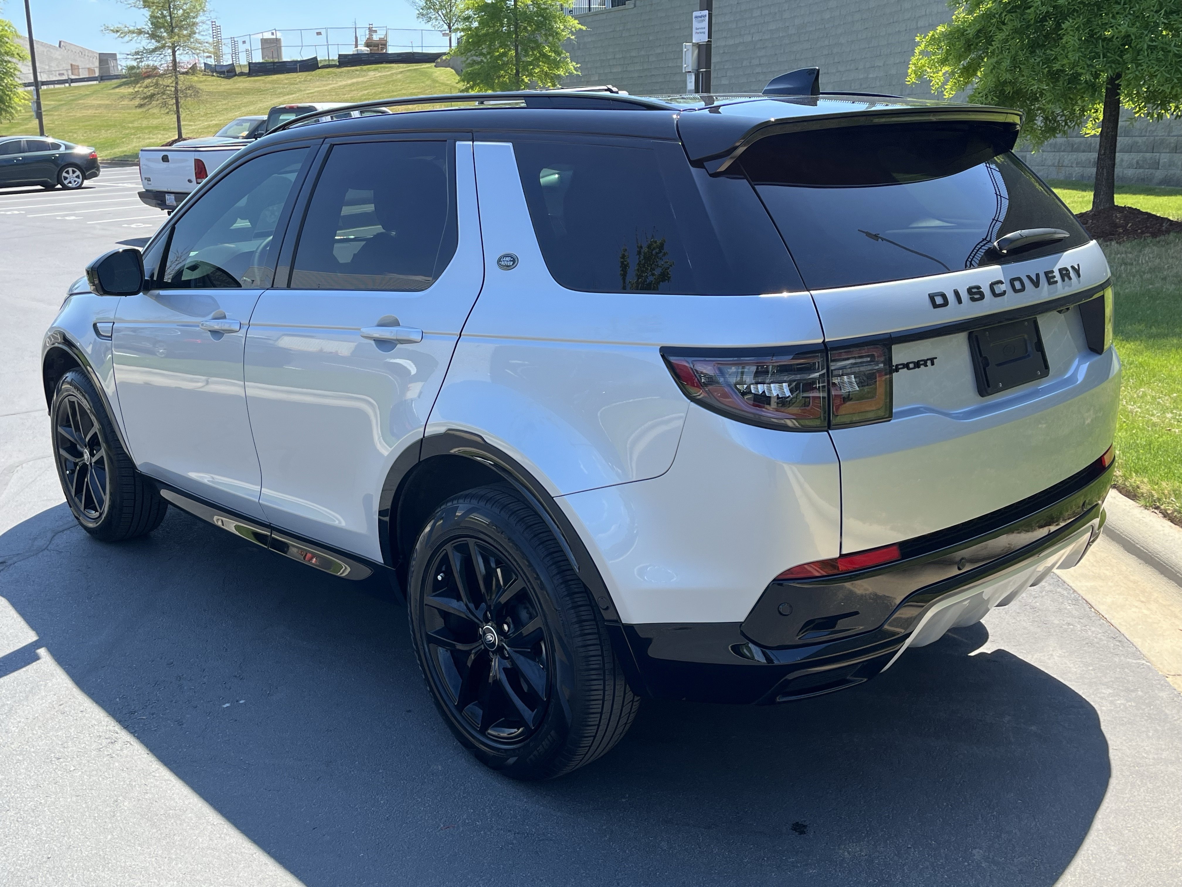 Certified 2025 Land Rover Discovery Sport Dynamic SE image 5