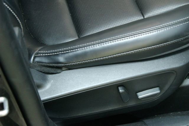 Used 2025 Ford Escape Platinum AWD/4WD image 13