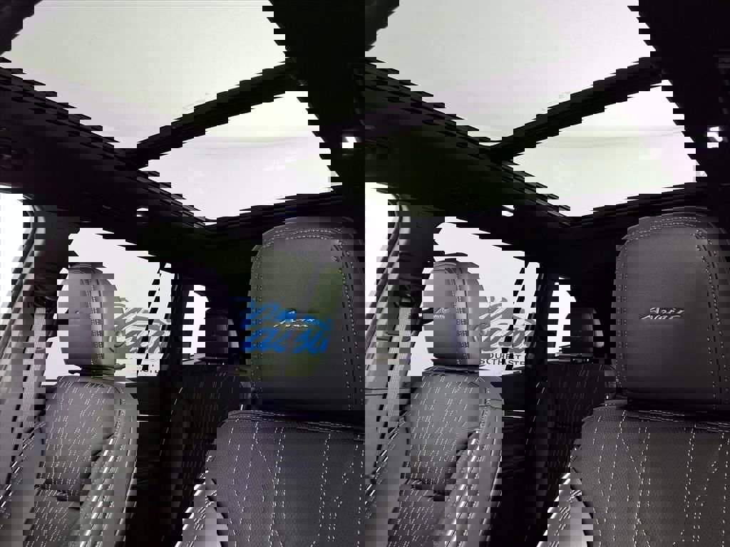 New 2026 Buick Enclave Avenir w/ Super Cruise Package image 17