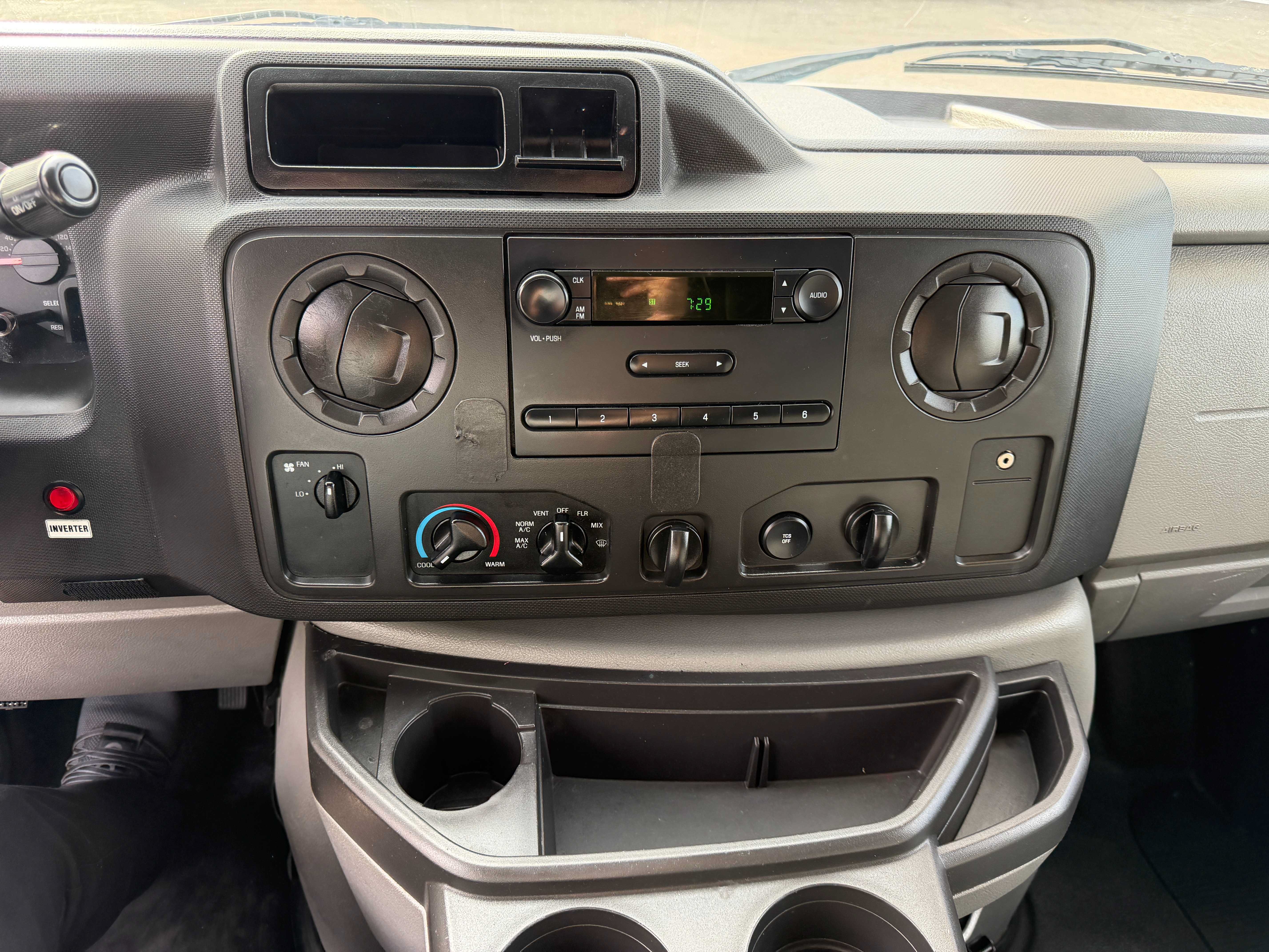 Used 2013 Ford E-150 and Econoline 150 RWD image 23