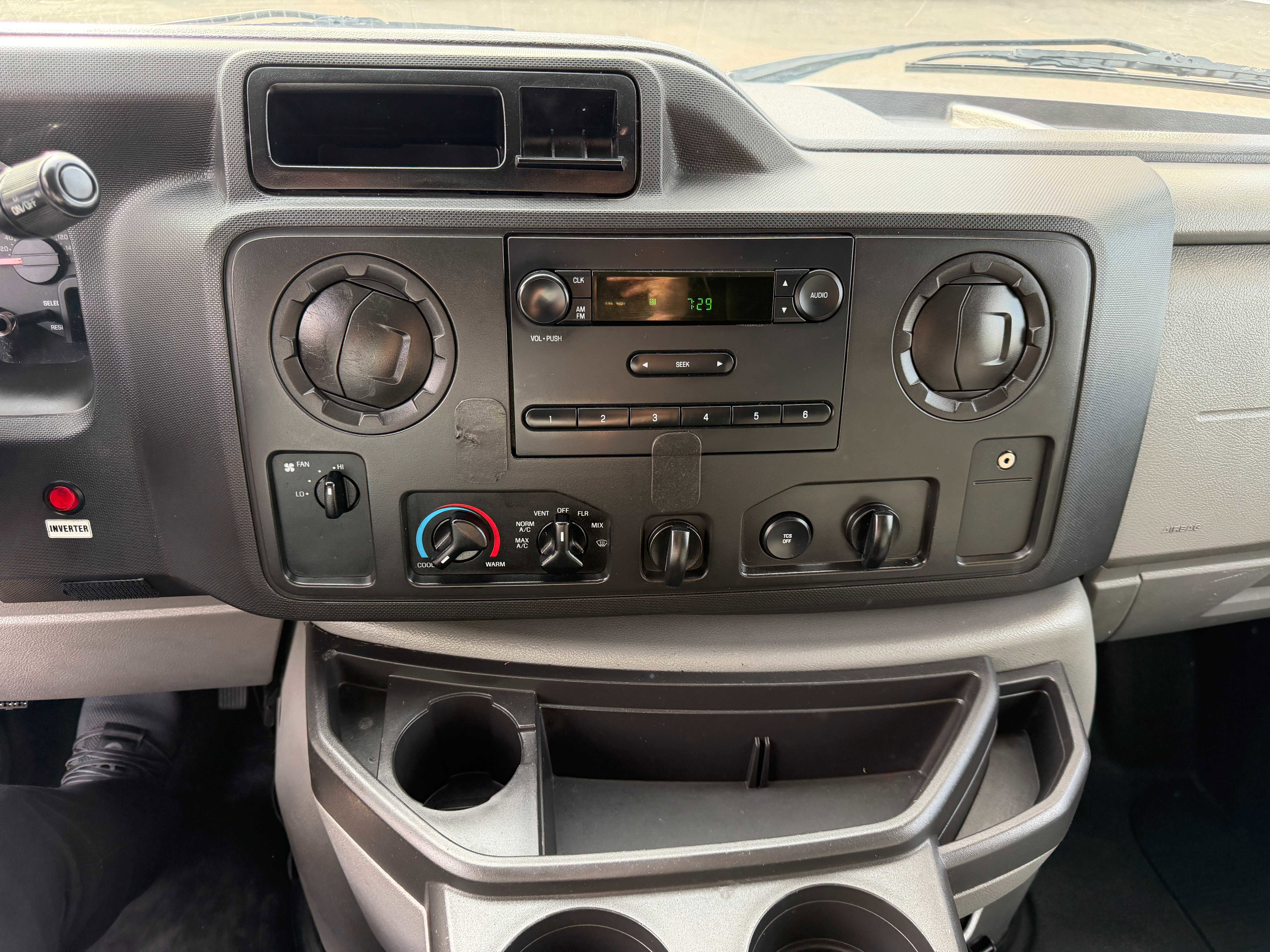 Used 2013 Ford E-150 and Econoline 150 RWD image 23