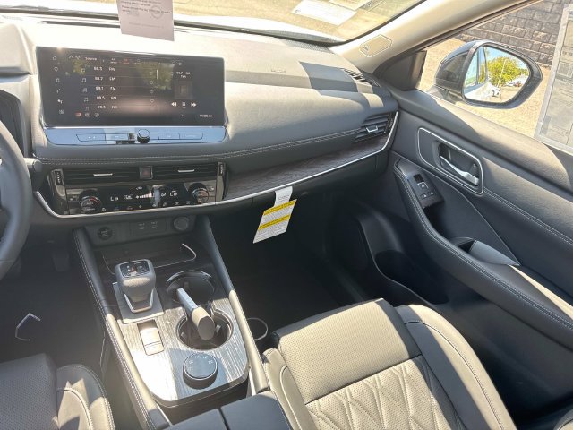 New 2026 Nissan Rogue Platinum w/ Platinum Premium Package AWD/4WD image 18