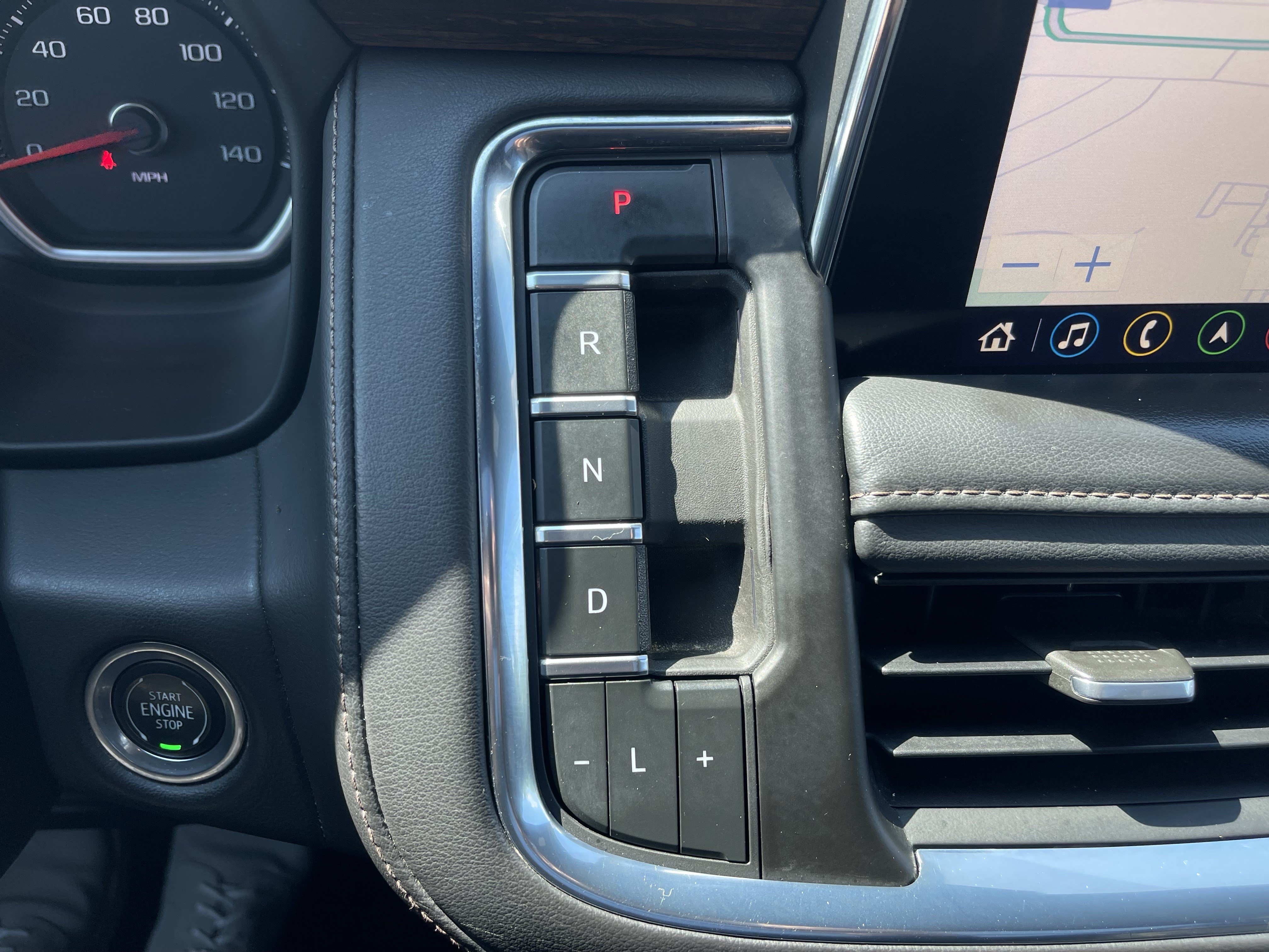Used 2021 Chevrolet Suburban High Country AWD/4WD image 18