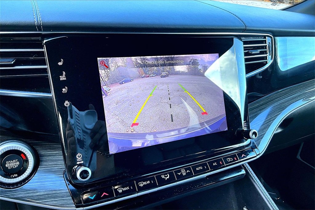 Used 2022 Jeep Wagoneer Series III w/ Flexible Seating Group image 14