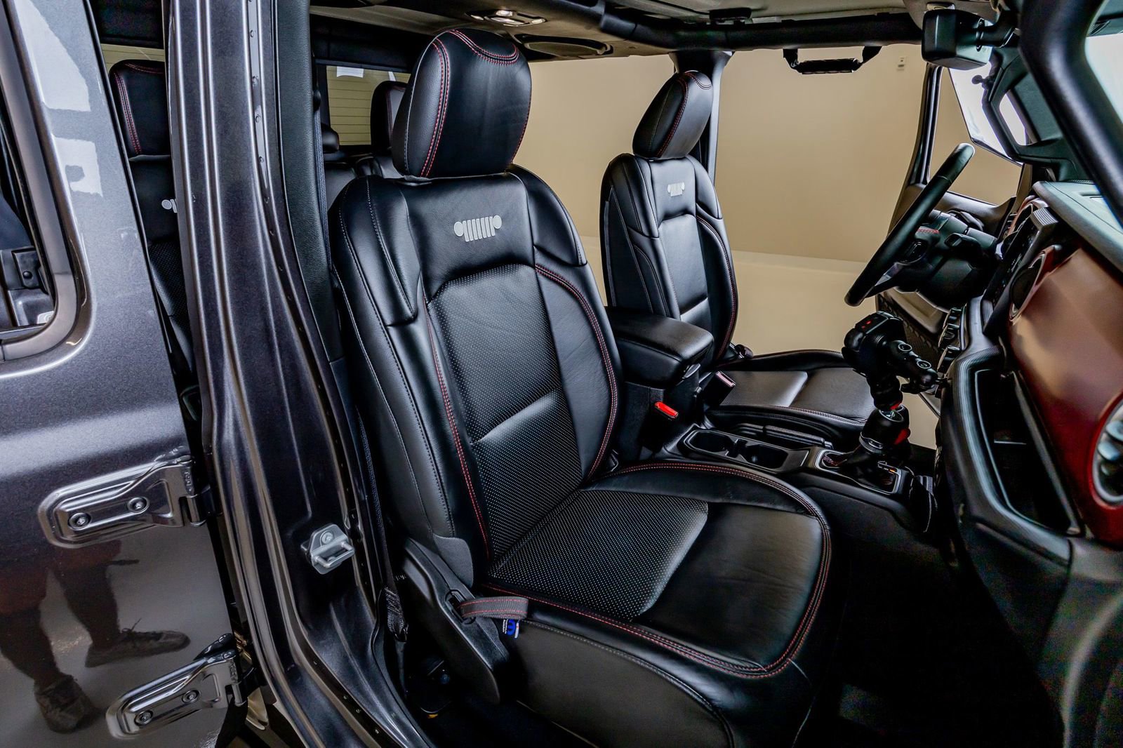 Used 2023 Jeep Gladiator Rubicon w/ LED Lighting Group image 32