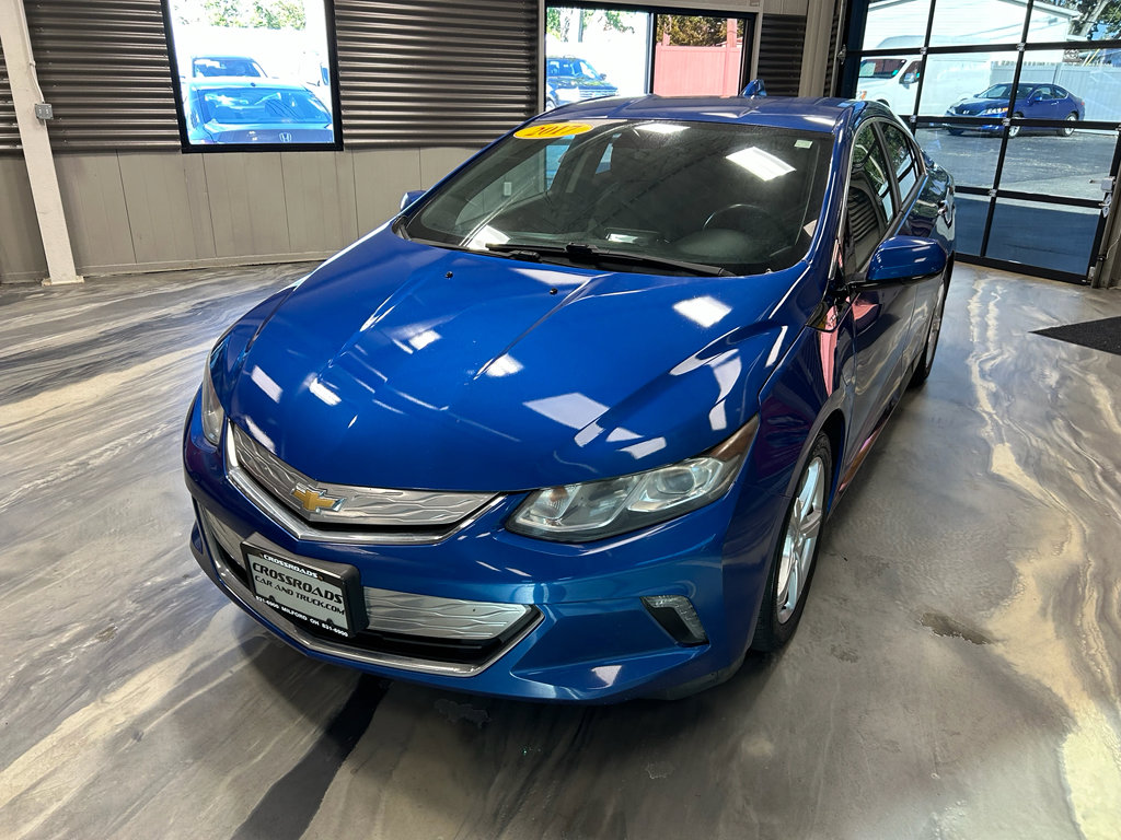 Used 2017 Chevrolet Volt LT w/ Comfort Package FWD image 2