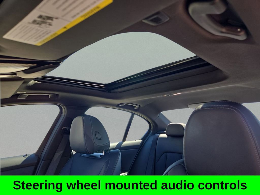 Used 2025 BMW 330i xDrive Sedan AWD/4WD image 15