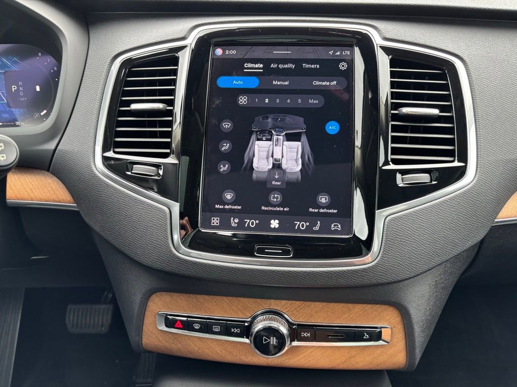 Certified 2023 Volvo XC90 B6 Plus w/ Protection Package Premier AWD/4WD image 12