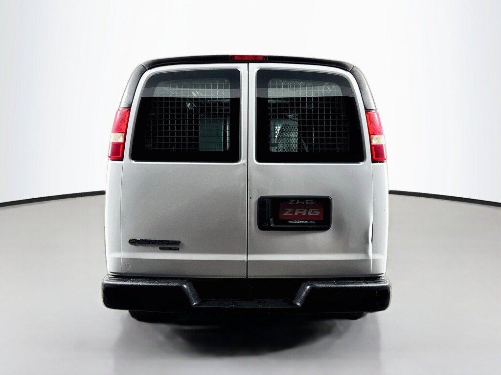 Used 2013 Chevrolet Express 1500 RWD image 4