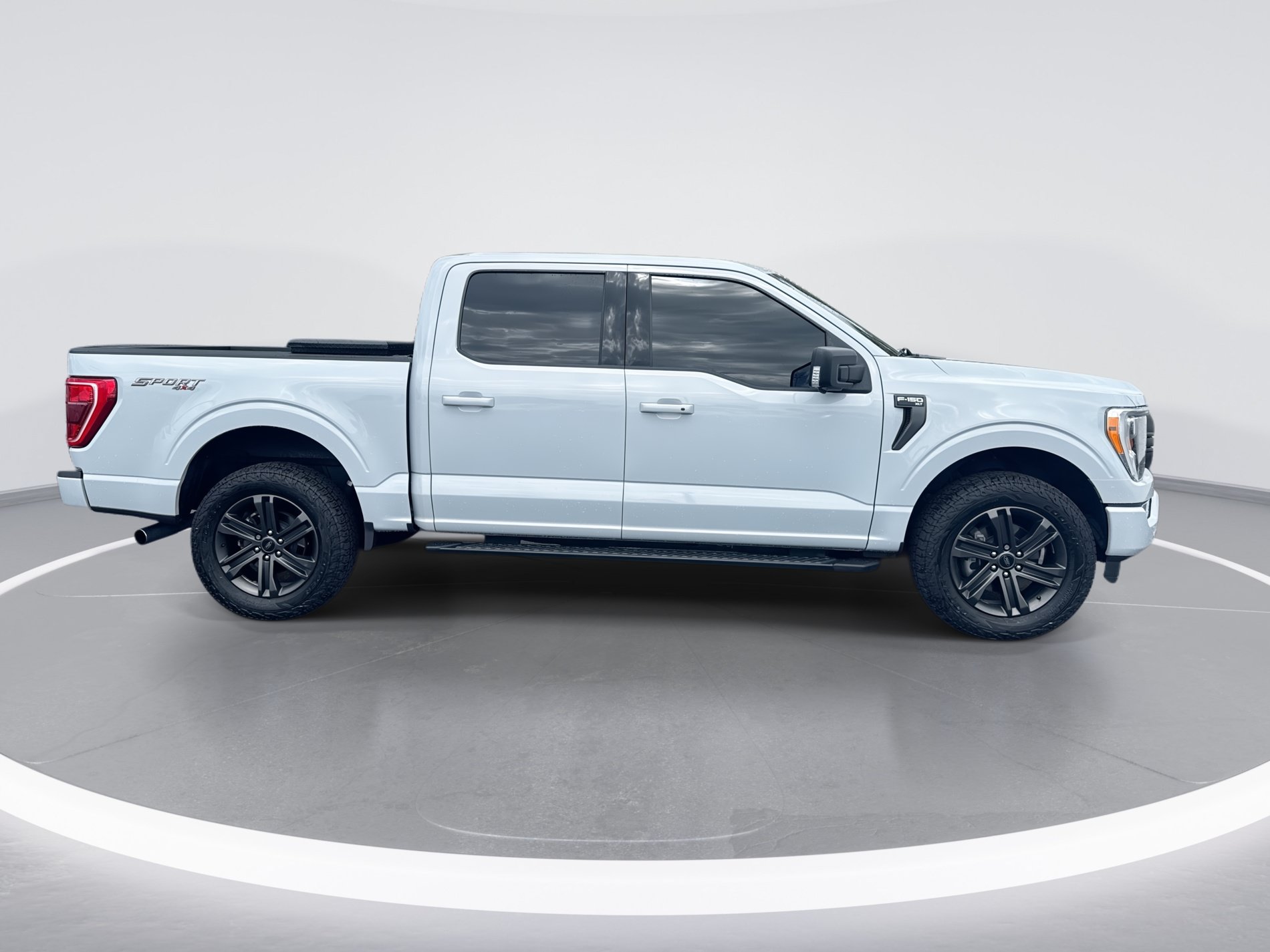 Used 2022 Ford F150 XLT w/ Equipment Group 302A High AWD/4WD image 3