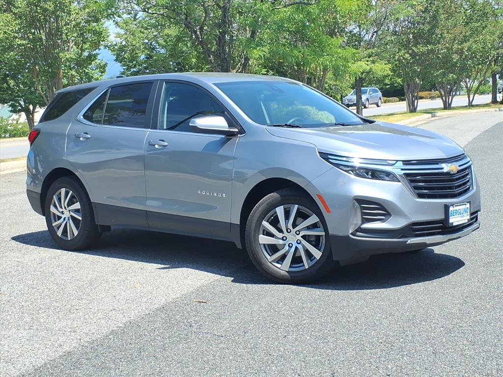 Used 2024 Chevrolet Equinox LT FWD image 2