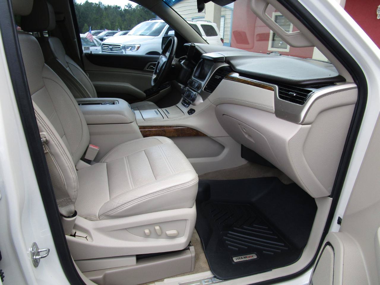 Used 2015 GMC Yukon Denali w/ Touring Package RWD image 35