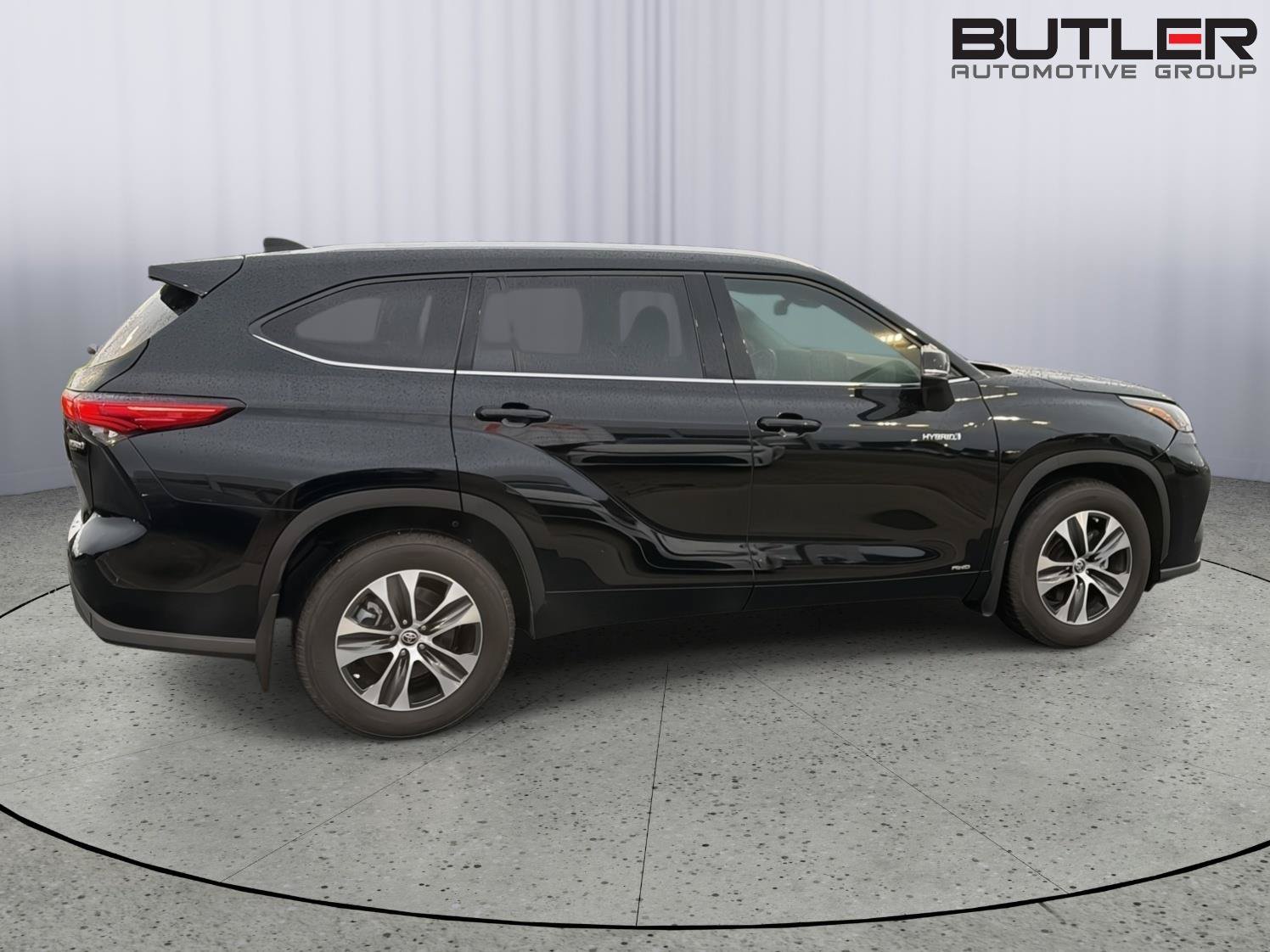 Certified 2021 Toyota Highlander XLE AWD/4WD image 7