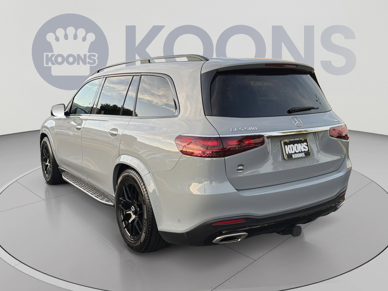 Used 2024 Mercedes-Benz GLS 580 4MATIC image 4