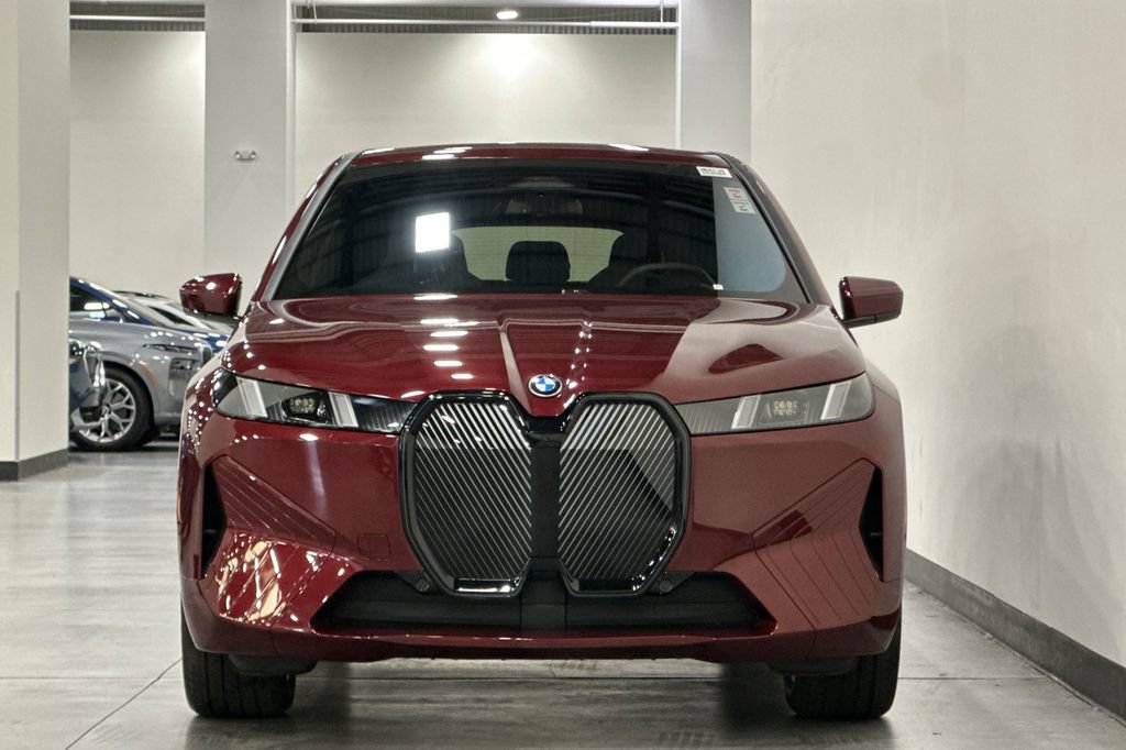 Used 2026 BMW iX xDrive45 w/ Premium Package AWD/4WD image 9