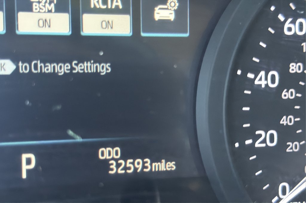 Certified 2019 Toyota Avalon XLE w/ Moonroof Package FWD image 22