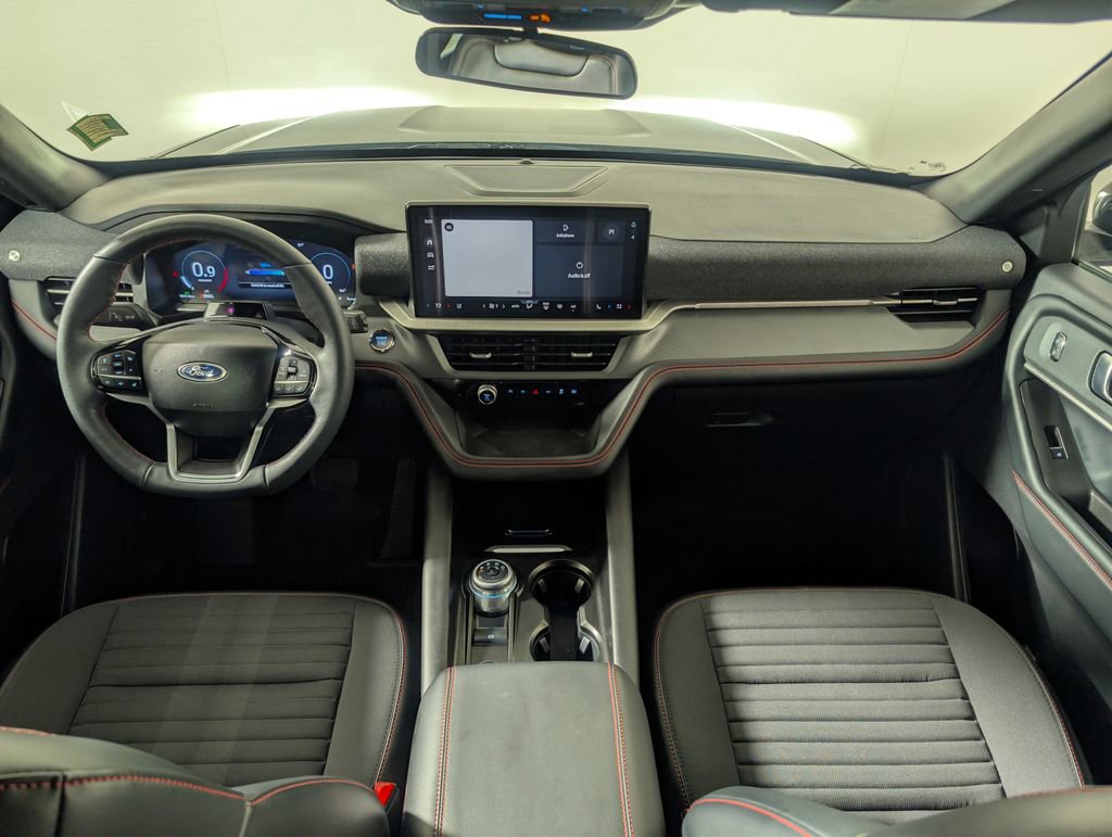 Certified 2025 Ford Explorer ST-Line w/ ST-Line Street Pack image 14