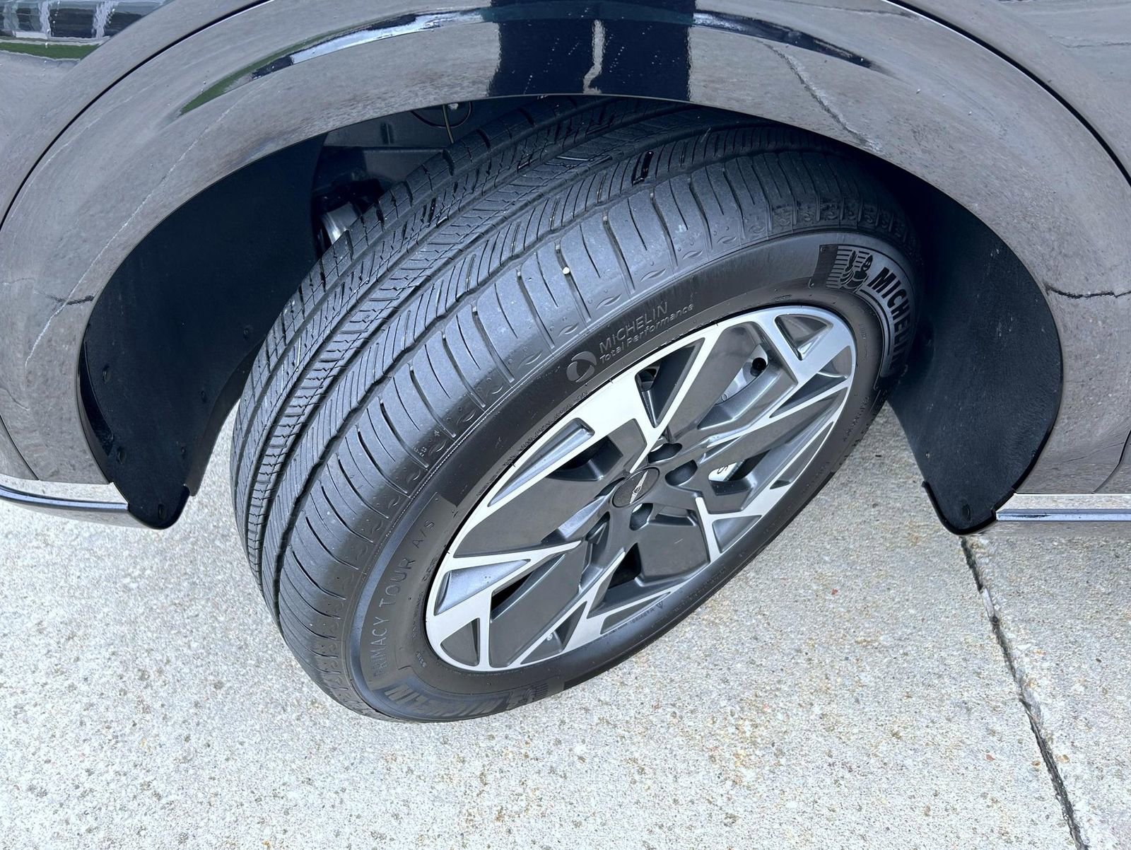 Used 2026 Genesis Electrified GV70 image 23