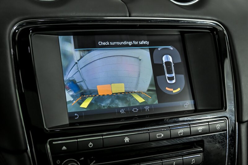 Used 2016 Jaguar XJ L Portfolio AWD/4WD image 28