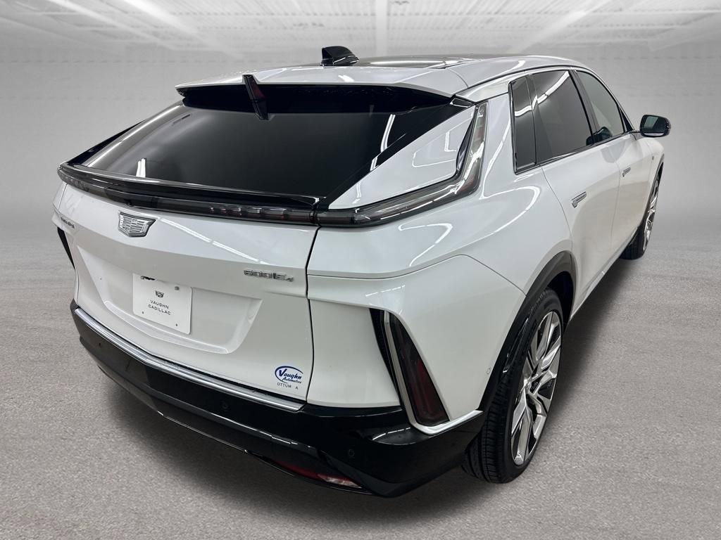 Certified 2025 Cadillac Lyriq Luxury w/ LPO, Floor Liner Package AWD/4WD image 10