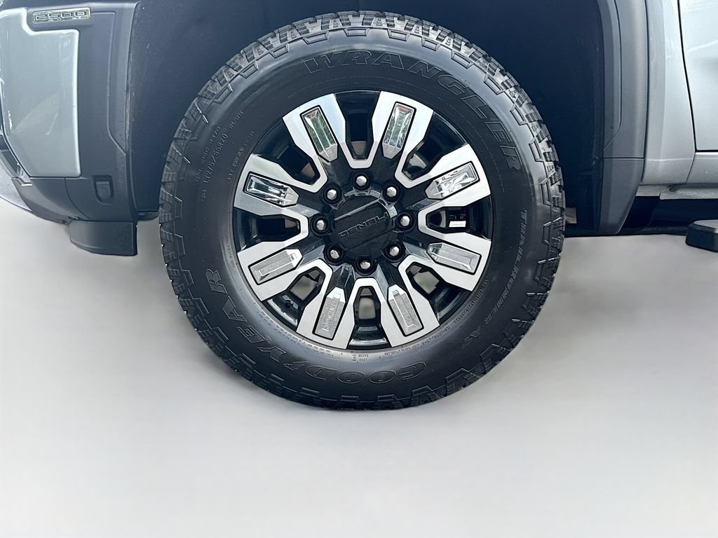 Used 2025 GMC Sierra 2500 Denali w/ Denali Reserve Package AWD/4WD image 33