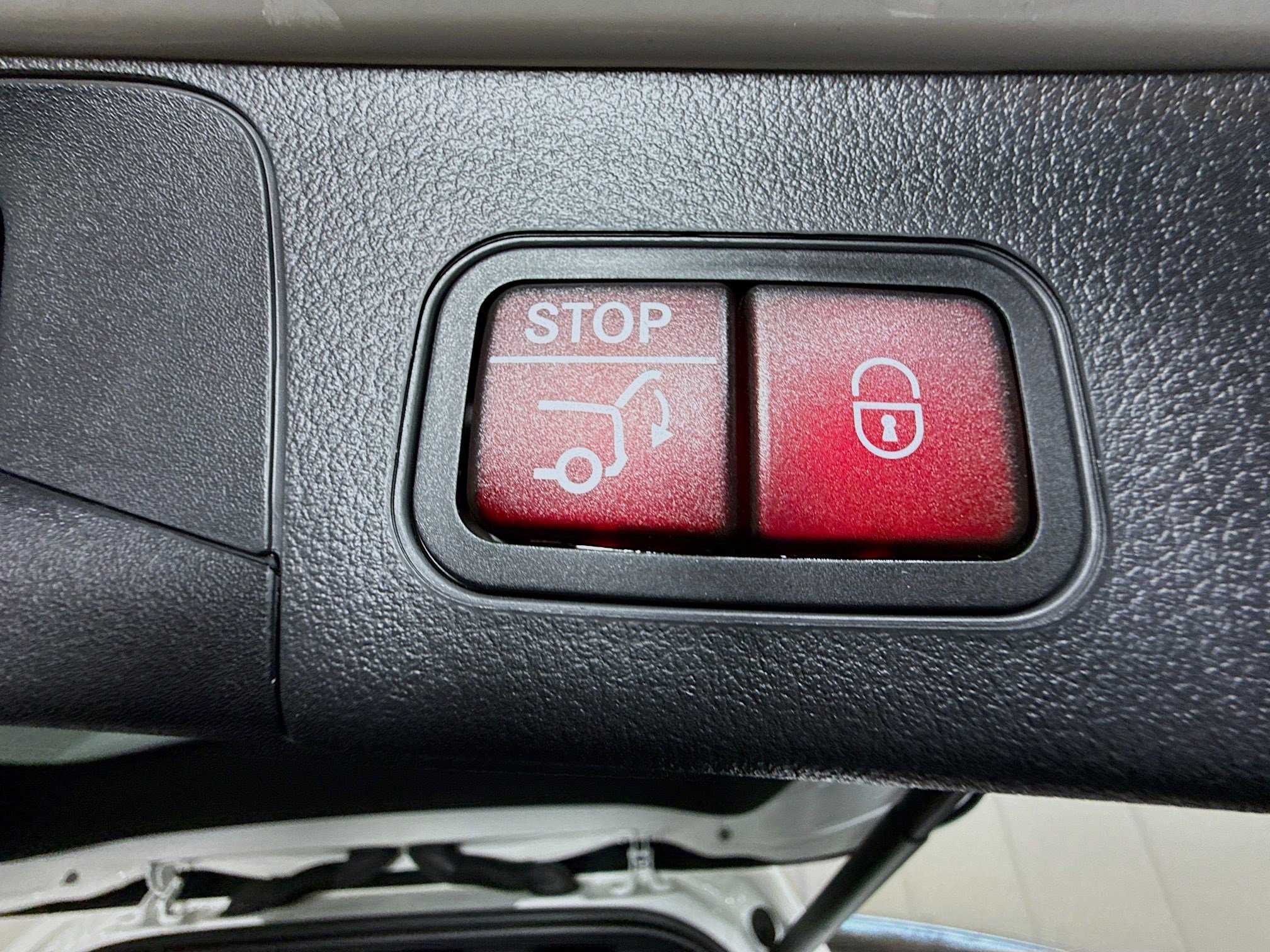 Used 2024 Mercedes-Benz EQB 300 4MATIC image 41