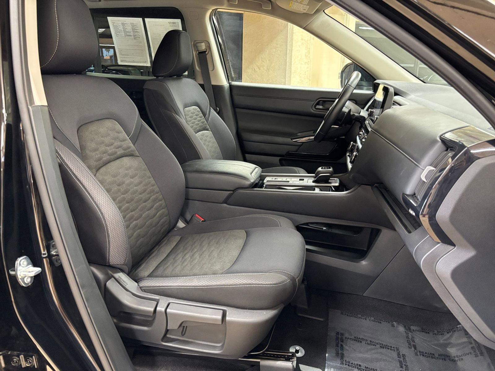 Used 2025 Nissan Pathfinder SV FWD image 39