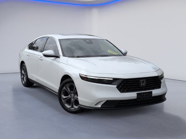 Used 2024 Honda Accord EX image 2