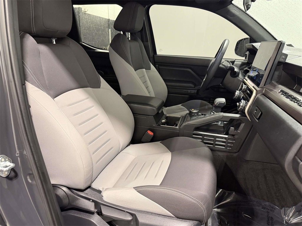 Used 2025 Toyota Tacoma TRD Sport image 10