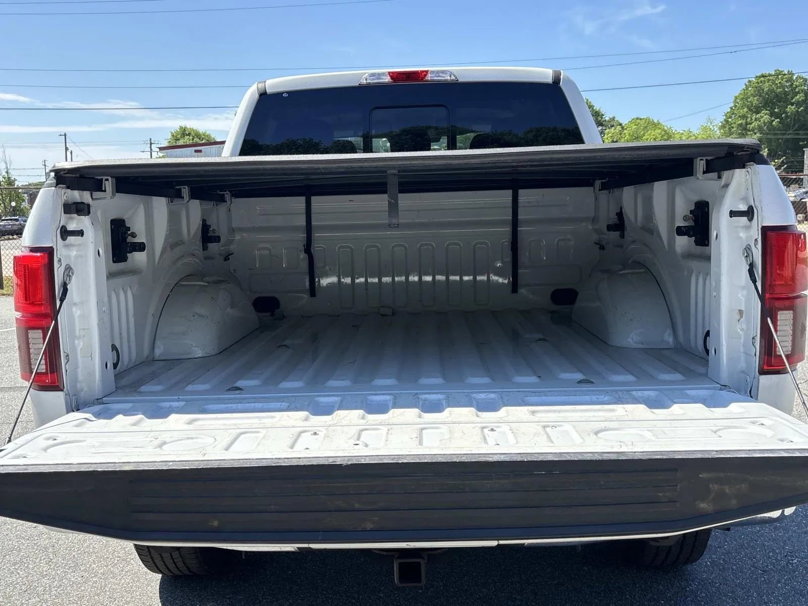 Used 2020 Ford F150 Lariat AWD/4WD image 9