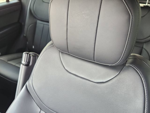 Used 2025 Land Rover Range Rover Sport SE image 25